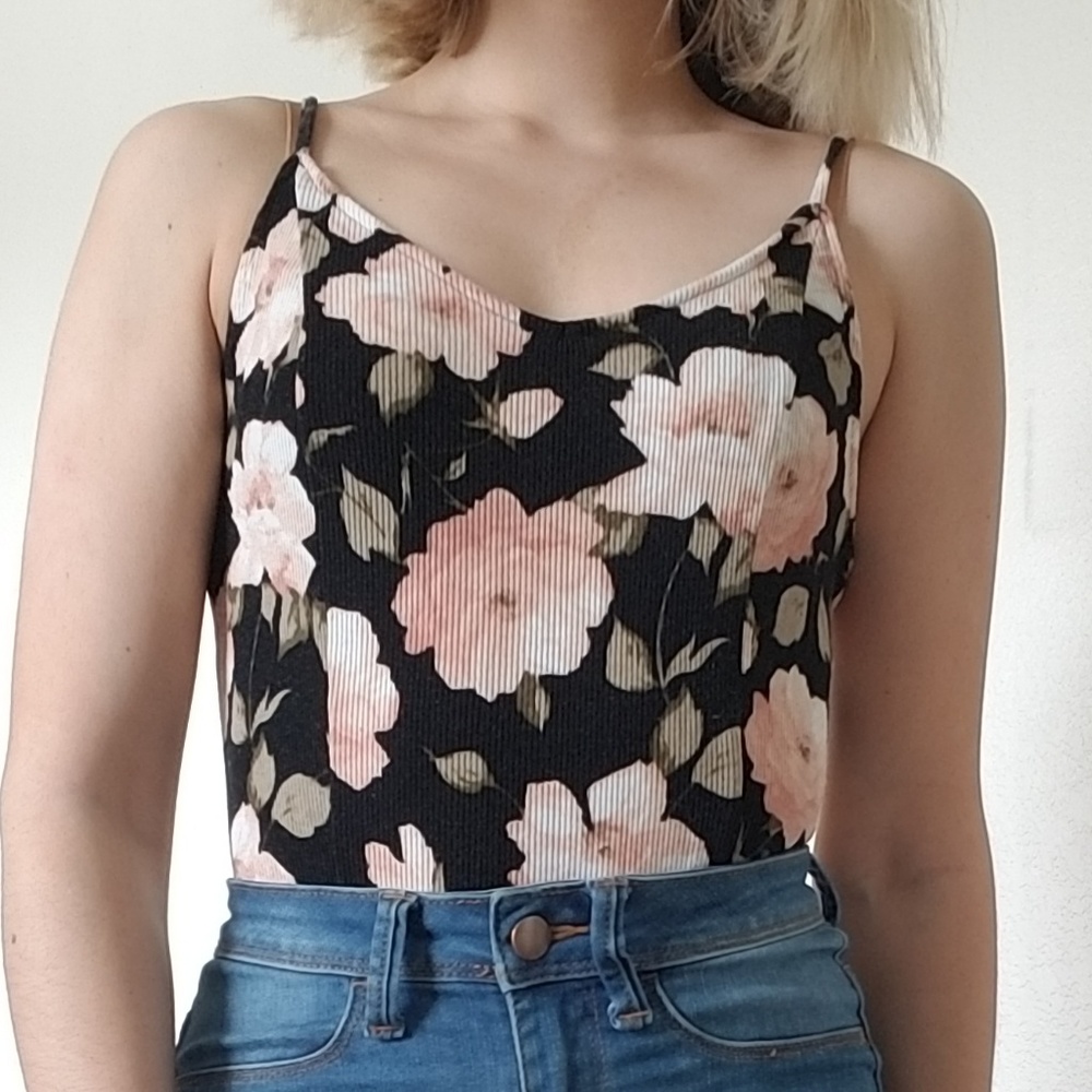 Flower bodysuit, with crisscross back
